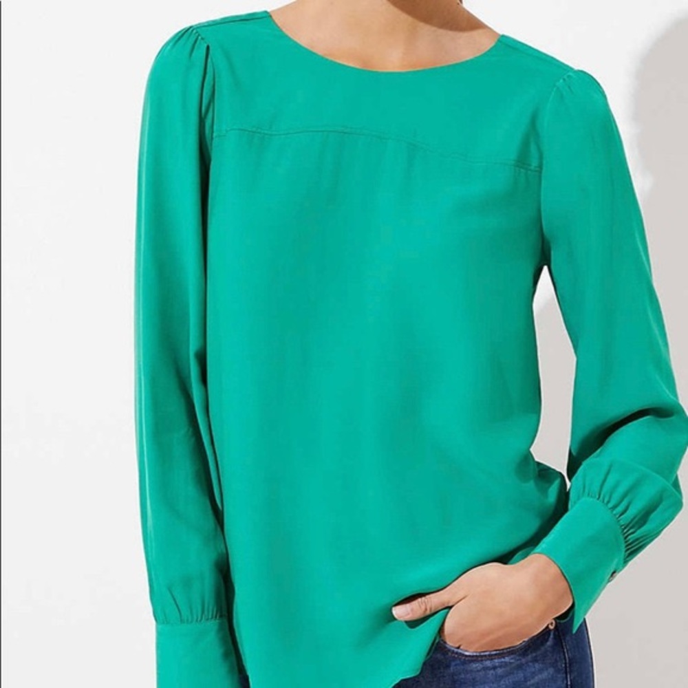 💐LOFT back button green blouse💐